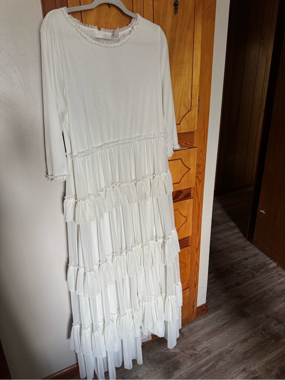 Kk boutique white ruffle dress like new